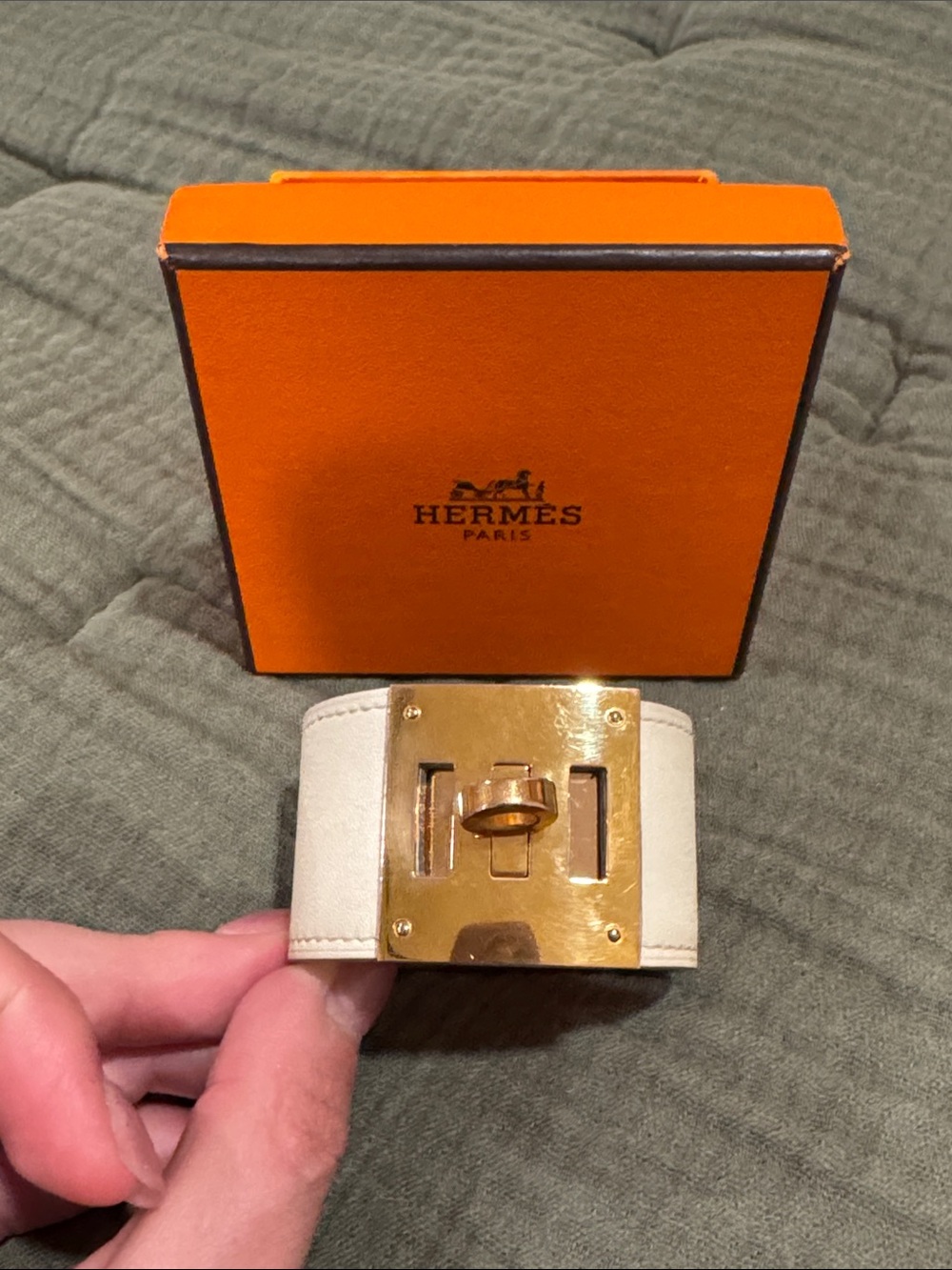 Hermès Kelly Dog bracelet cream leather Gold-Tone H Hardware - Picture 5 of 8
